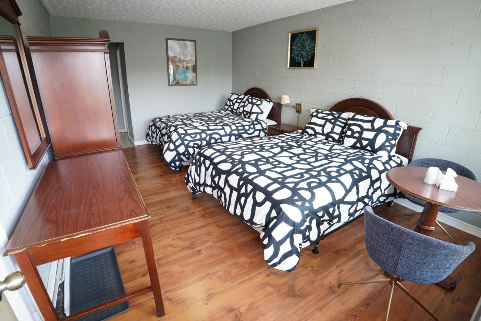 Falcon Motel 2*